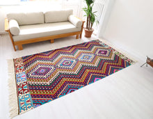 Charger l&#39;image dans la galerie, Vintage Anatolian Kilim   120x246 cm .
