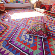 Lade das Bild in den Galerie-Viewer, Vintage Anatolian Kilim   162x315 cm .
