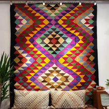 Lade das Bild in den Galerie-Viewer, Vintage Anatolian Kilim
