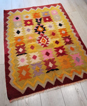 Lade das Bild in den Galerie-Viewer, Vintage Anatolian Kilim
