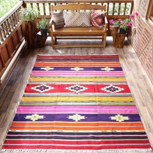 Lade das Bild in den Galerie-Viewer, Vintage Anatolian Kilim
