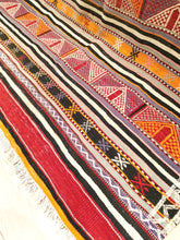 Lade das Bild in den Galerie-Viewer, Vintage Anatolian Kilim
