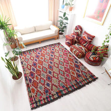 Lade das Bild in den Galerie-Viewer, Vintage Anatolian Kilim   191x208 cm .
