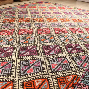 Vintage Anatolian Cicim Kilim   152x208 cm .