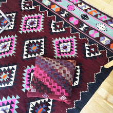 Lade das Bild in den Galerie-Viewer, Vintage Anatolian Kilim
