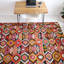 Lade das Bild in den Galerie-Viewer, Vintage Anatolian Kilim
