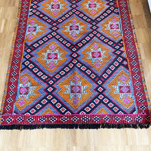 Lade das Bild in den Galerie-Viewer, Vintage Anatolian Runner Kilim
