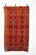 Lade das Bild in den Galerie-Viewer, Vintage Anatolian Kilim   133x237 cm .
