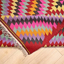Lade das Bild in den Galerie-Viewer, Vintage Anatolian Kilim   158x281 cm .
